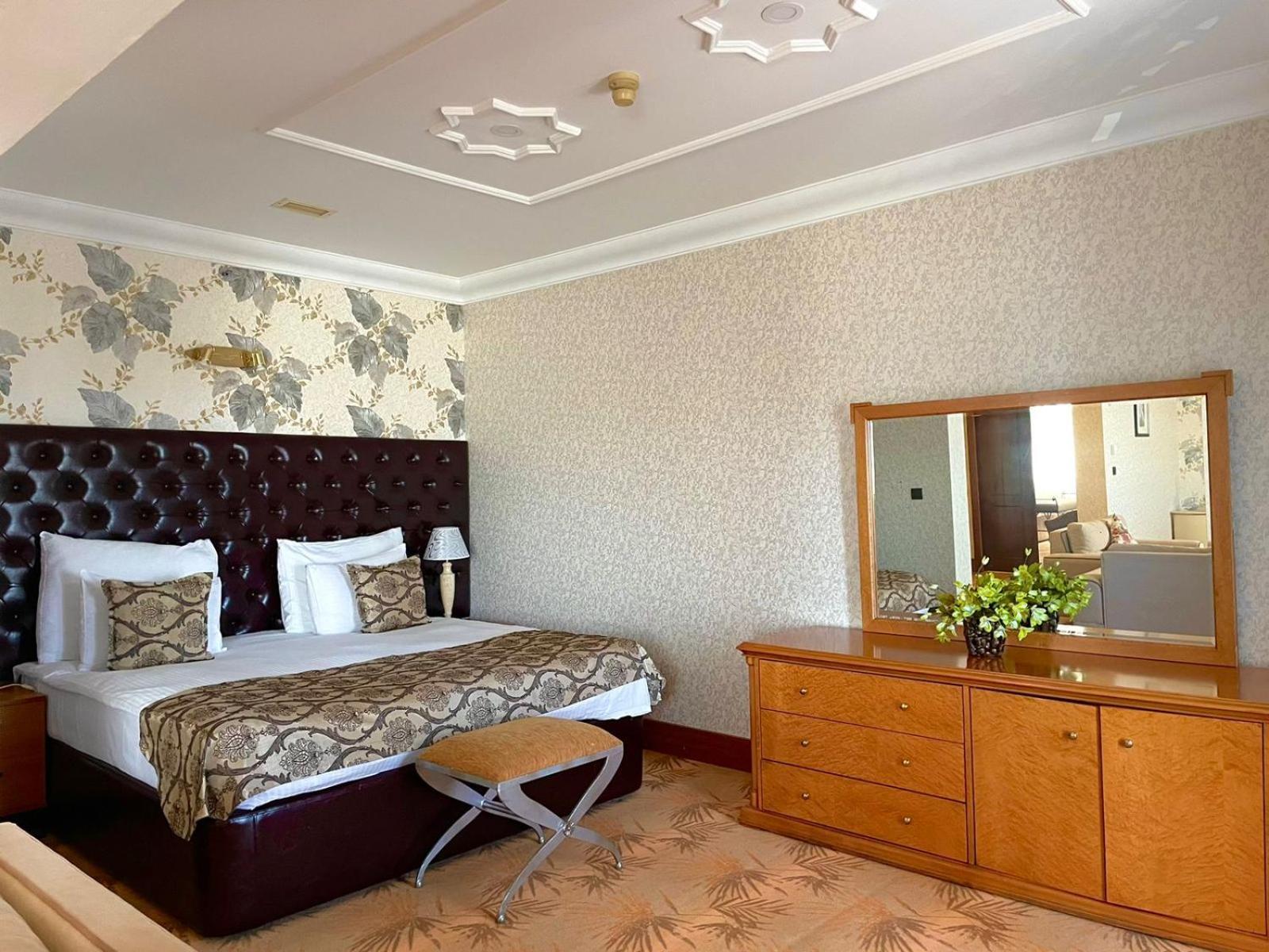 Grand Hotel Europe Баку Екстериор снимка